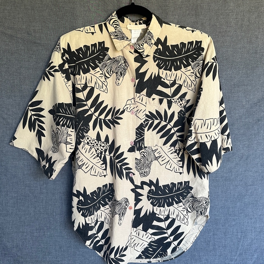 VINTAGE Funky Zebra Leaf print Button up